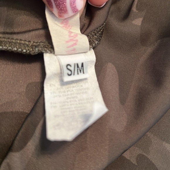 Free People Movement + Onzie High Rise Stretch Camo Bike Shorts Size S/M - Picture 6 of 6